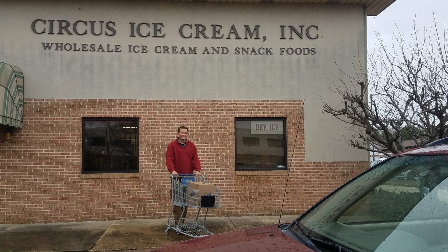 Circus Ice Cream: Their "Circus" comes to town bringing smiles